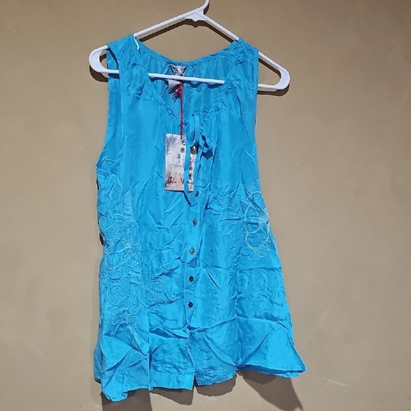Da-Nang Tops - Da-Nang Sleeveless Blouse with Embroidery Size Medium